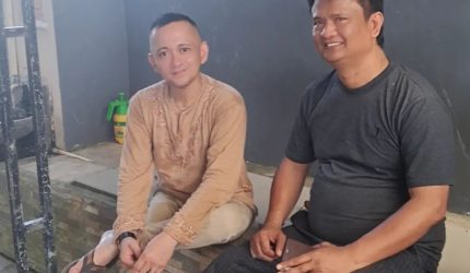 Keterangan gambar H. Aang selaku owner, didampingi Aa. Awalludhien selaku Direktur PT Kevin Putra Singaraja.