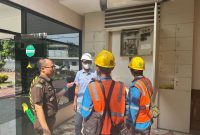 Keterangan Foto: Kejaksaan Negeri (Kejari) Karawang tengah melaksanakan pembangunan kantor baru melalui renovasi total dari sumber anggaran APBN 2026