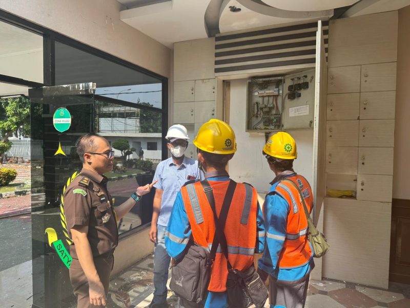 Keterangan Foto: Kejaksaan Negeri (Kejari) Karawang tengah melaksanakan pembangunan kantor baru melalui renovasi total dari sumber anggaran APBN 2026
