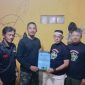 Keterangan Foto: Penyerahan SK oleh Dewan Pimpinan Cabang (DPC) Padjadjaran Siliwangi Nusantara (PSN) Kabupaten Karawang kepada Dewan Pimpinan Anak Cabang (DPAC) PSN Kecamatan Klari