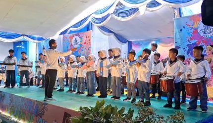 Keterangan Foto: SD Puri Artha Suguhkan Pentas Seni Penuh Kreativitas Bertemakan Euphoria A Splash of Joy