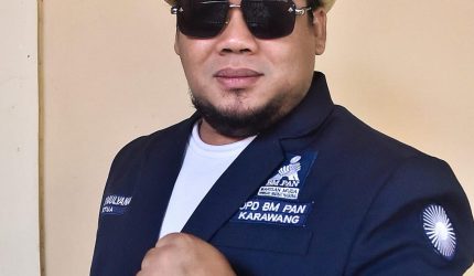 Dede Mulyana, anggota DPRD Kabupaten Karawang dari Partai Amanat Nasional (PAN) yang juga menjabat sebagai Ketua DPD Barisan Muda Penegak Amanat Nasional (BMPAN) Karawang