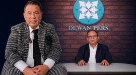 Keterangan Foto: Ketua Dewan Pers Komaruddin Hidayat dan Pengacara Hotman Paris Hutapea