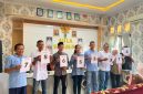Keterangan Foto: Delapan Calon Anggota Keterangan Foto: Delapan Calon Anggota Badan Permusyawaratan Desa (BPD) Desa Kamojing, Kecamatan Cikampek, Kabupaten Karawang siap bertarung merebut hati masyarakat (doc istimewa) 