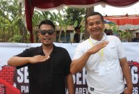 Keterangan Foto: Kosim Taryana Ketua Karang Taruna Bhakti Remaja Kelurahan Plawad (Kiri) dan Asep Arab Ketua Panitia Pelaksana acara HUT RI ke 81(Kanan) 