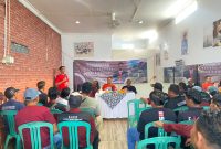 Dok.Anggota DPRD Provinsi Jawa Barat Komisi IV dari Fraksi PDI Perjuangan, Pipik Taufik Ismail, S.Sos., M.M., menyerap langsung aspirasi para driver ambulans desa yang tergabung dalam S.A.K.U (Silaturahmi Ambulans Karawang Utara) dalam kegiatan Pengawasan Penyelenggaraan Pemerintahan Tahun Anggaran 2026 di Desa Amansari, Kecamatan Rengasdengklok, Kabupaten Karawang, Senin (21/09/2026).