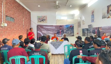 Dok.Anggota DPRD Provinsi Jawa Barat Komisi IV dari Fraksi PDI Perjuangan, Pipik Taufik Ismail, S.Sos., M.M., menyerap langsung aspirasi para driver ambulans desa yang tergabung dalam S.A.K.U (Silaturahmi Ambulans Karawang Utara) dalam kegiatan Pengawasan Penyelenggaraan Pemerintahan Tahun Anggaran 2026 di Desa Amansari, Kecamatan Rengasdengklok, Kabupaten Karawang, Senin (21/09/2026).