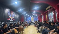 Keterangan Poto: Organisasi SC 234 saat rapat konsolidasi di Sekretariat Grand Taruma Karawang
