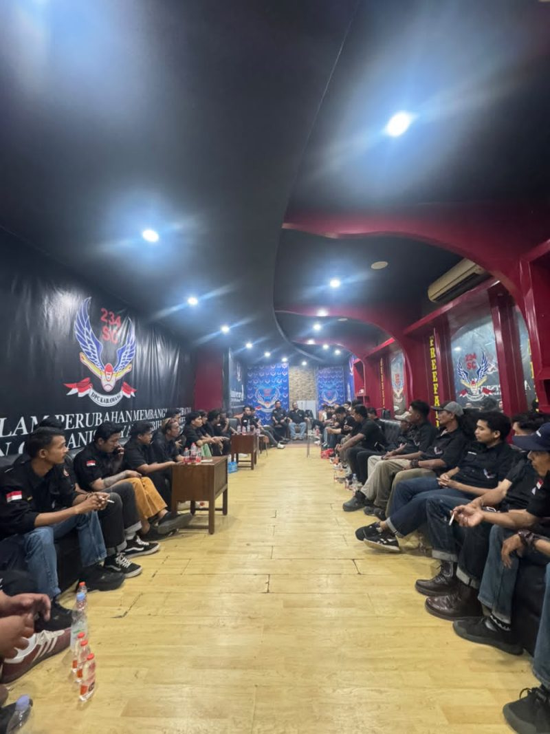 Keterangan Poto: Organisasi SC 234 saat rapat konsolidasi di Sekretariat Grand Taruma Karawang