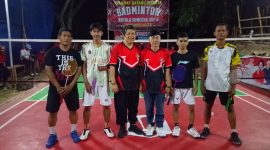 Dokumentasi : Turnamen bulu tangkis Natala Sumedha Cup 8 resmi berakhir setelah seluruh rangkaian pertandingan hingga babak final digelar di Kampung Bantar Kawung RT 002/RW 005, Kelurahan Nagasari, Kecamatan Karawang Barat, Kabupaten Karawang, Selasa malam (29/09/2026).