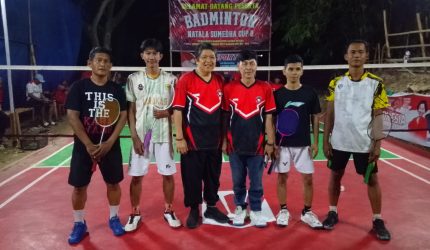 Dokumentasi : Turnamen bulu tangkis Natala Sumedha Cup 8 resmi berakhir setelah seluruh rangkaian pertandingan hingga babak final digelar di Kampung Bantar Kawung RT 002/RW 005, Kelurahan Nagasari, Kecamatan Karawang Barat, Kabupaten Karawang, Selasa malam (29/09/2026).