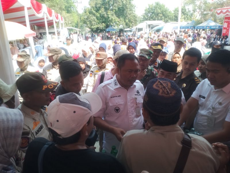 Dokumentasi : Pemerintah Kabupaten Karawang kembali mendekatkan pelayanan publik kepada masyarakat melalui Gebyar Pelayanan Administrasi Terpadu Kecamatan (Paten) di Kecamatan Kutawaluya, Kabupaten Karawang, Selasa (30/09/2026).