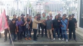 Dokumentasi pada saat Memperingati Hari Tani Nasional 2026, Paguyuban Pemuda Tani Karawang (PPTK) bersama Serikat Tani Karawang (SETAKAR) menggelar aksi unjuk rasa di depan Kantor Bupati Karawang, Kamis (24/09/2026).