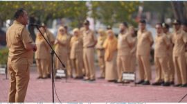 Dokumentasi : Pemerintah Kabupaten Karawang menggelar apel pagi rutin di lingkungan Sekretariat Daerah (Setda) Kabupaten Karawang pada Senin (28/09/2026).