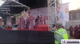 Dokumentasi : Gema selawat dan suasana religius mewarnai Lapangan GB PKK 5, Desa Karyasari, Kecamatan Rengasdengklok, Kabupaten Karawang, Selasa (29/9/2026) sore.