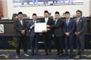 Dokumentasi : Pemerintah Kabupaten (Pemkab) Karawang bersama Dewan Perwakilan Rakyat Daerah (DPRD) Kabupaten Karawang resmi menyepakati Rancangan Peraturan Daerah (Raperda) tentang Perubahan Anggaran Pendapatan dan Belanja Daerah (APBD) Tahun Anggaran 2026.