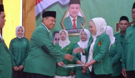 Dokumentasi : Ketua Dewan Pimpinan Wilayah (DPW) Partai Persatuan Pembangunan(PPP) Jawa Barat, H.Uu Ruzhanul Ulum resmi melantik kepengurusan DPC PPP Kabupaten Karawang masa bakti 2026-2031, Sabtu (03/10/2026) di Asia Link Hotel Karawang.