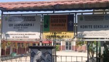 Dugaan penjualan buku Lembar Kerja Siswa (LKS) seharga Rp15.000 per buku di SDN Gempol Karya 1.