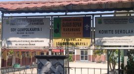 Dugaan penjualan buku Lembar Kerja Siswa (LKS) seharga Rp15.000 per buku di SDN Gempol Karya 1.