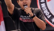 Forum Masyarakat Subang Bersatu (FMSB) melalui Ketua, Iqbal Maulana, mendesak Pemerintah Daerah Kabupaten Subang dan seluruh dinas terkait agar tidak menerbitkan atau memperpanjang perizinan bagi PT Cholyfour Mitra Mandiri (PT CMM) apabila lokasi dan kegiatan usahanya tidak memenuhi ketentuan tata ruang serta persyaratan lingkungan yang berlaku.