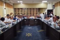 Perselisihan kerja sama pengelolaan limbah non-B3 di lingkungan perusahaan di Kabupaten Karawang memasuki babak baru.