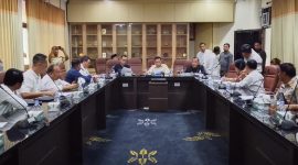 Perselisihan kerja sama pengelolaan limbah non-B3 di lingkungan perusahaan di Kabupaten Karawang memasuki babak baru.