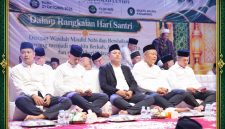 Foto dalam pelaksanaan Karawang Bersholawat yang digelar di halaman Masjid Agung Karawang