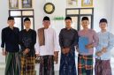 Keterangan foto: pengurus Pondok Pesantren Qorro Abadan Babussalam