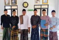 Keterangan foto: pengurus Pondok Pesantren Qorro Abadan Babussalam