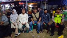 Suasana kebersamaan dan kekompakan masyarakat mewarnai pelaksanaan Hajat Bumi di Desa Balongsari, Kecamatan Rawamerta, Kabupaten Karawang, Sabtu (31/10/2026)