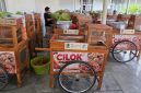Gerobak cilok, CV Banyu Biru Mendapatkan salah satu bantuan yang disalurkan Pemkab Karawang kepada masyarakat yang kurang mampu agar mereka bisa usaha dan meningkatkan perekonomian keluarga.