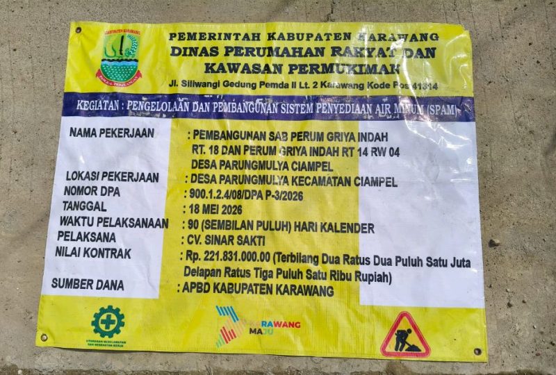 Pembangunan Sarana Air Bersih (SAB) di Perum Griya Indah, Desa Parungmulya, Kecamatan Ciampel, Kabupaten Karawang, menjadi sorotan masyarakat.